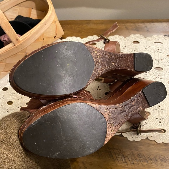 Frye platform sandals 8.5 - Picture 4 of 5